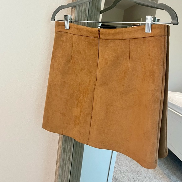 Suede Side Slit Skirt - Picture 4 of 5